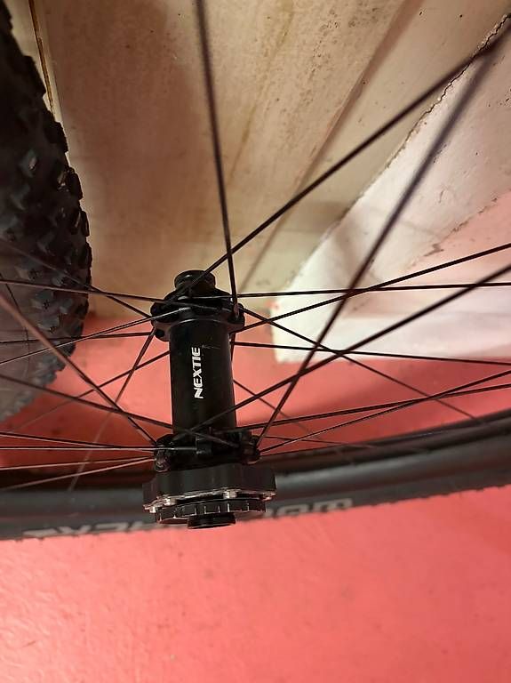 Pneus & Kompletträder: Nextie MTB Carbon Räder  – Gebraucht aus Therwil von ste_cs6w 1