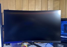 AOC Curved Monitor 32’‘ 180Hz schwarz
