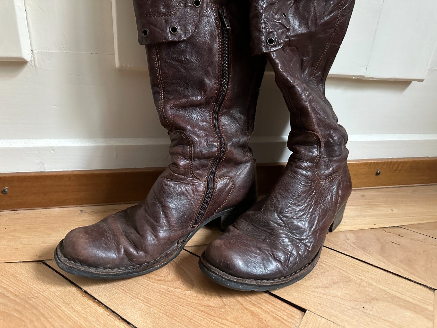 Scarpe da donna: Leder Stiefel dunkelbraun - 37 – Usato da Zürich venduto da Diazaio 1