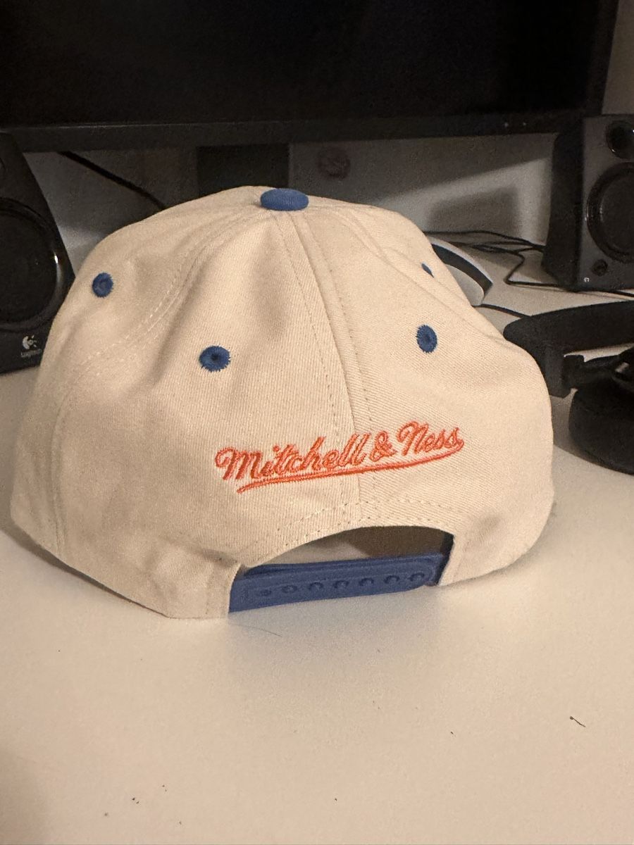 Mitchell & Ness Copricapi, berretti & cappellini: New York Knicks Baseball Cap - A True Fan's Essential – Nuovo (secondo la descrizione) da Zürich venduto da OldtownShop 2