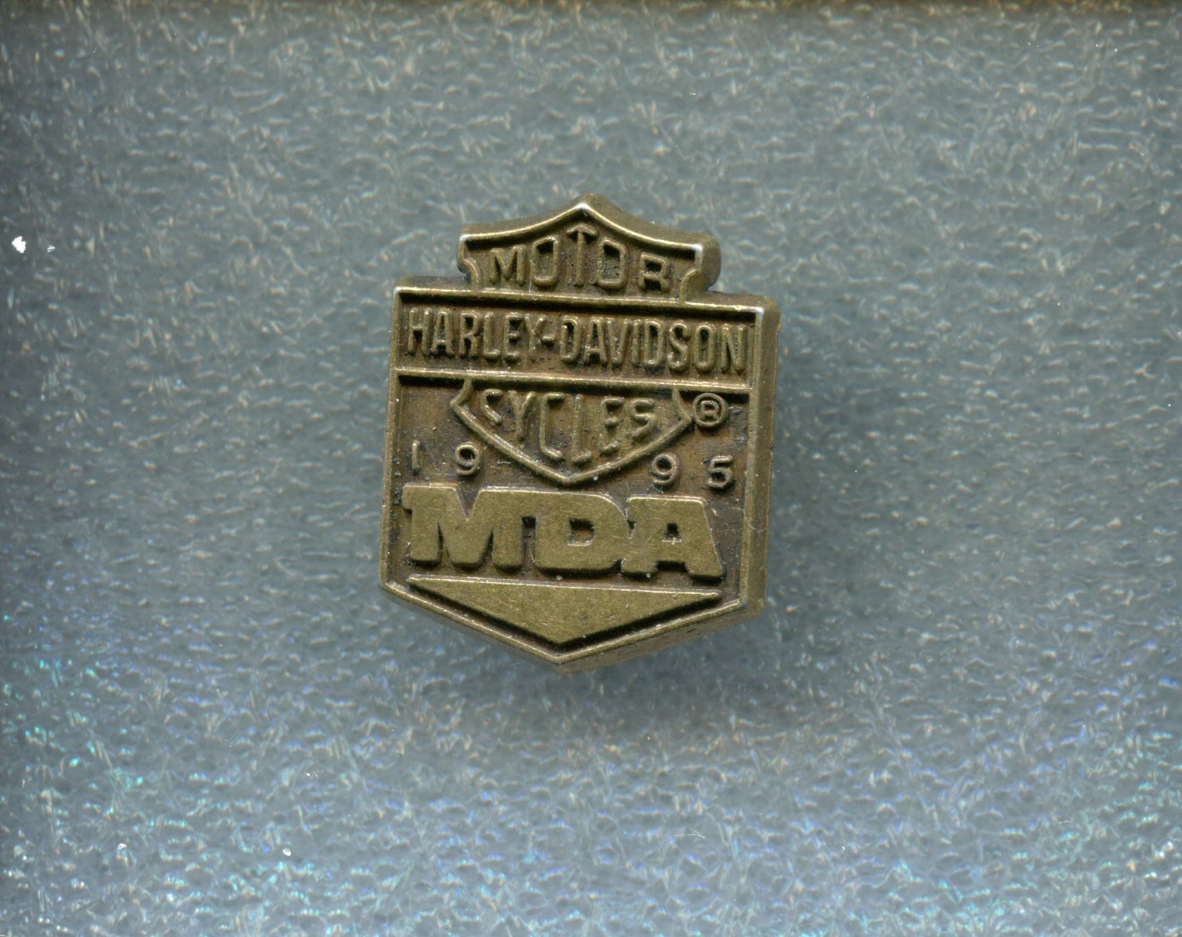 Harley-Davidson Placchette & Badge: HARLEY-DAVIDSON  1995  MDA – Usato da Winterthur venduto da Sammleroase