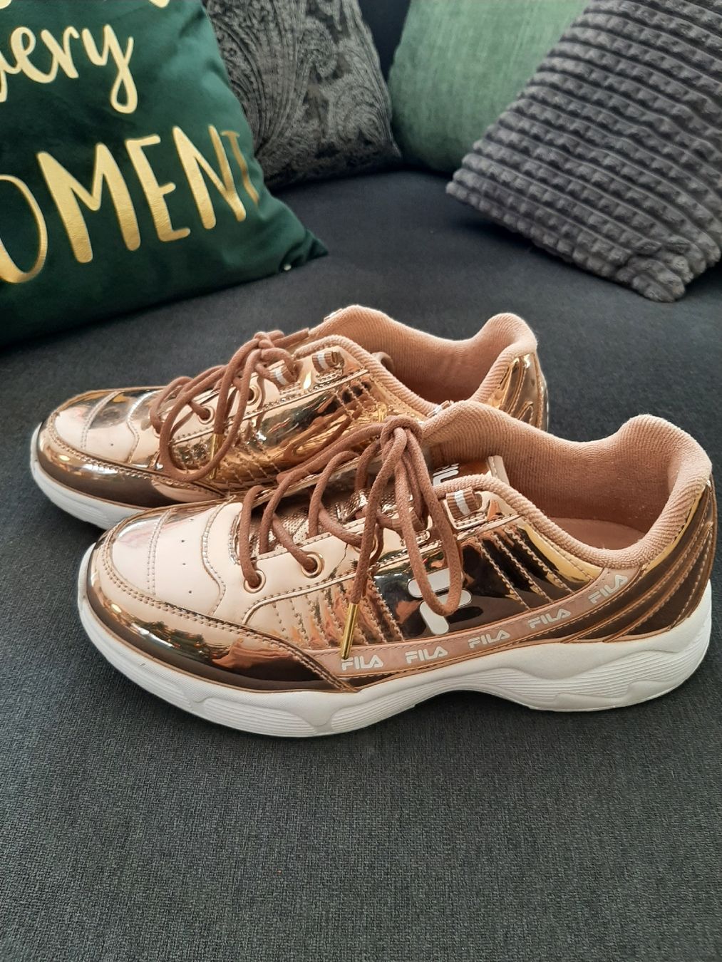 Fila Damenschuhe: Fila Damensneaker Gr. 40 – Gebraucht aus Buch am Irchel von -mireli-