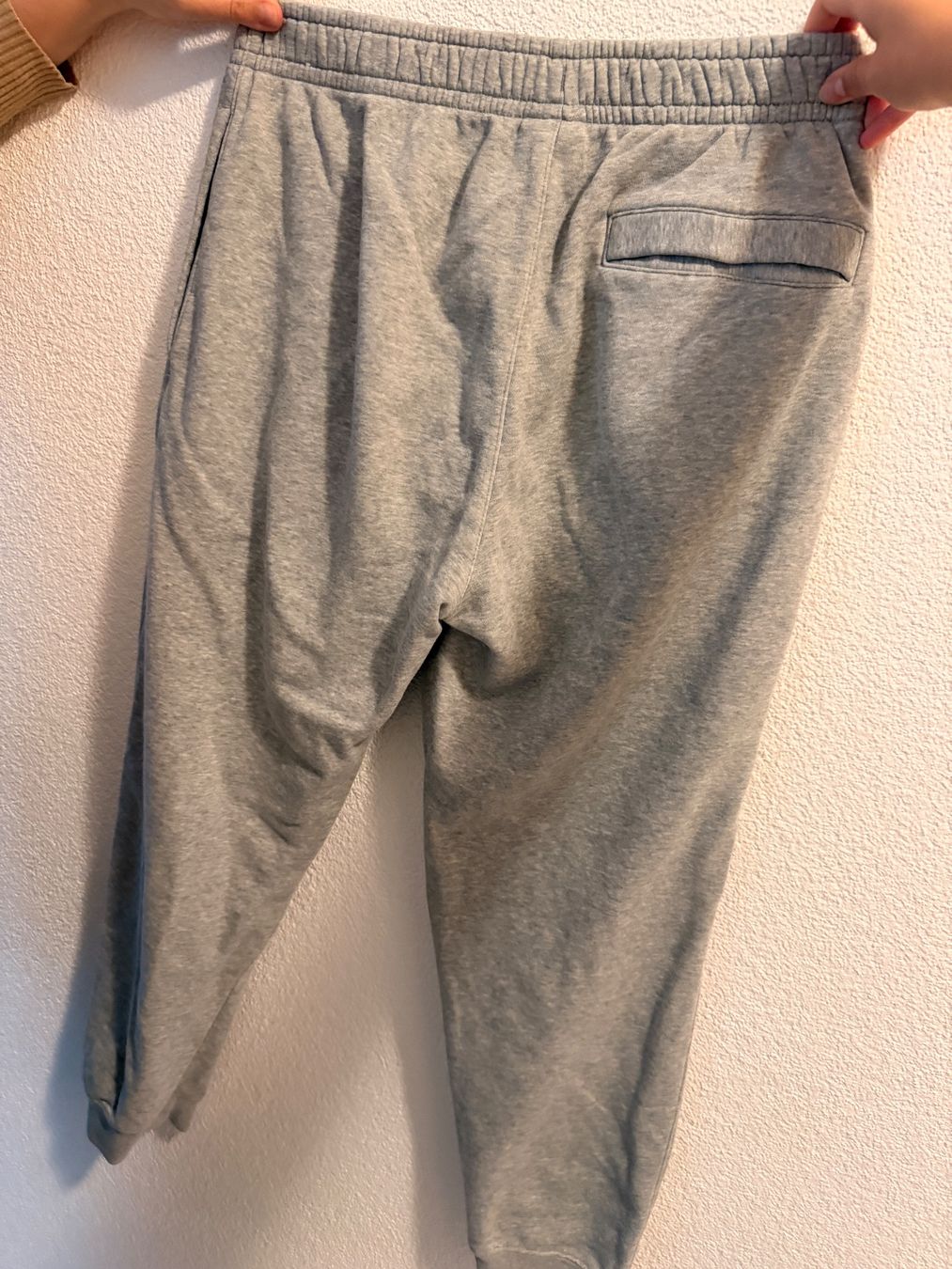 Nike Hosen: Nike Jogginghose Grau, Top Zustand, Grösse M - Bequem! – Gebraucht aus Urdorf von viv_dr2f 1