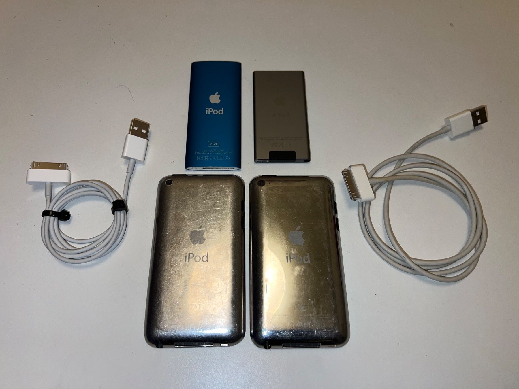Apple Lecteur media portable: Apple iPod Konvolut 4x iPod + 2 Ladekabel – D'occasion à Unterengstringen par Sehr1986 1