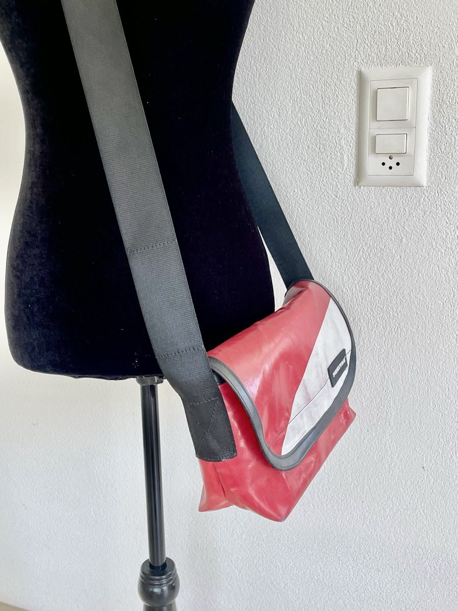 Freitag Sonstige Kleidung & Accessoires: FREITAG Hawaii Five Umhängetasche – Gebraucht aus Richterswil von Prangins9 1