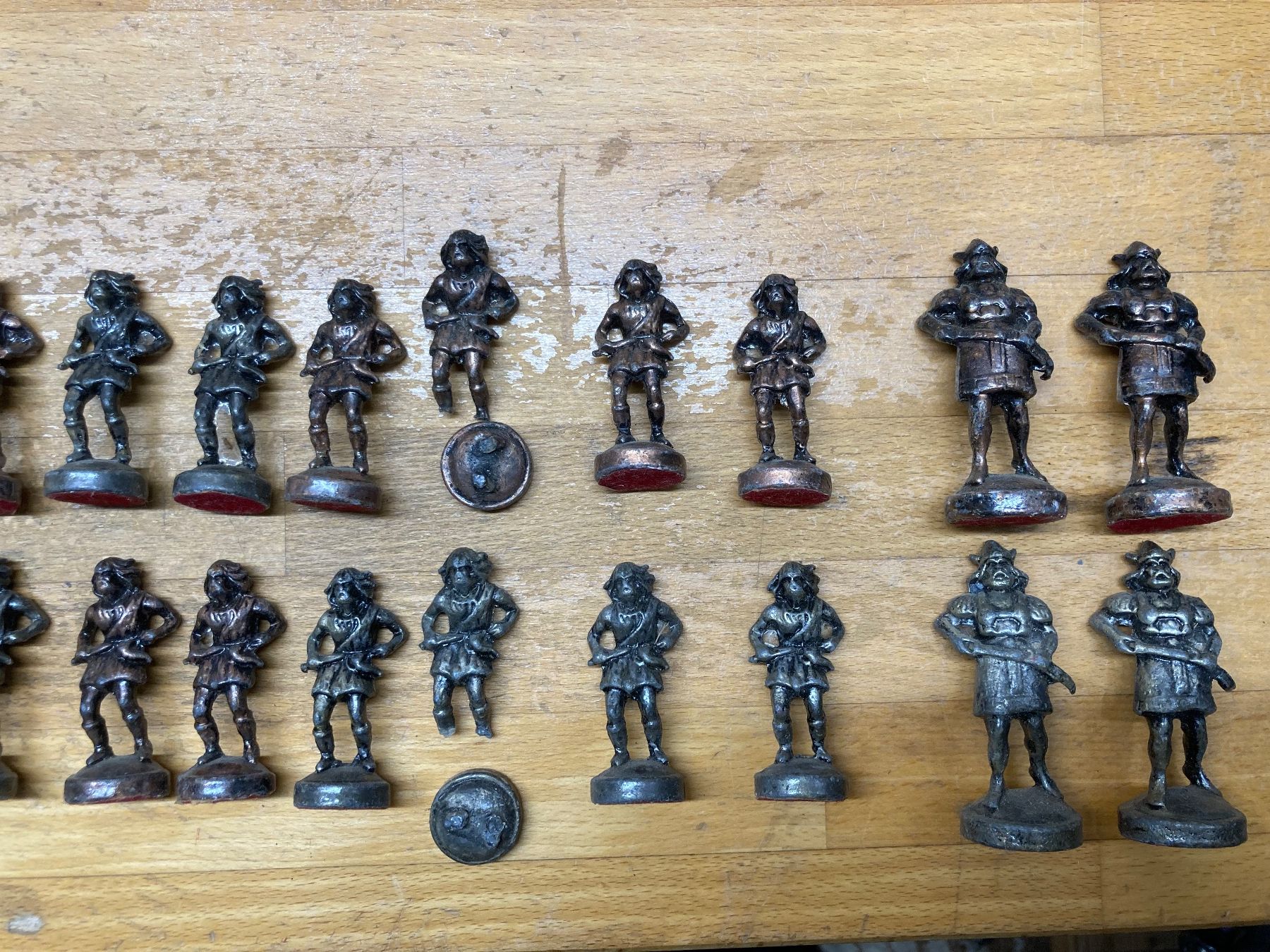 Spiele: Schachspiel, Figuren alt – Defekt aus Lommiswil von Hosi88 4