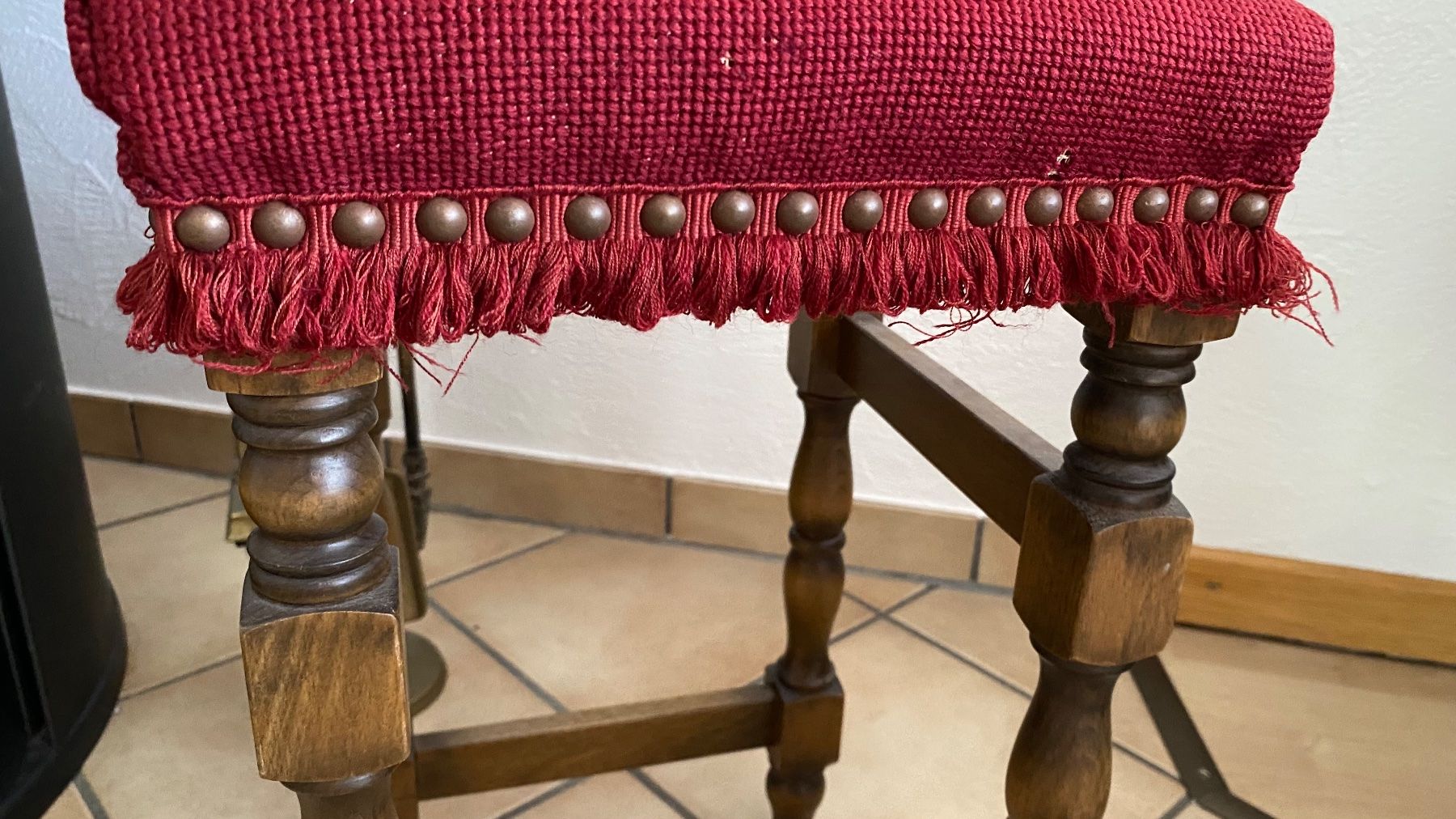Sgabelli: Stuhl mit Strickerei Holz Hocker – Usato da Obfelden venduto da tan_9lj9 3
