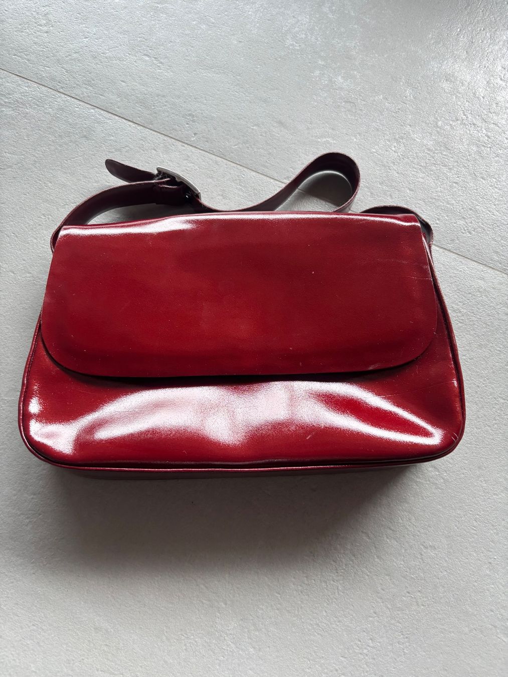 Taschen für Damen: Rote Handtasche von Plinio Visona – Gebraucht aus Stalden VS von ile_ld6t