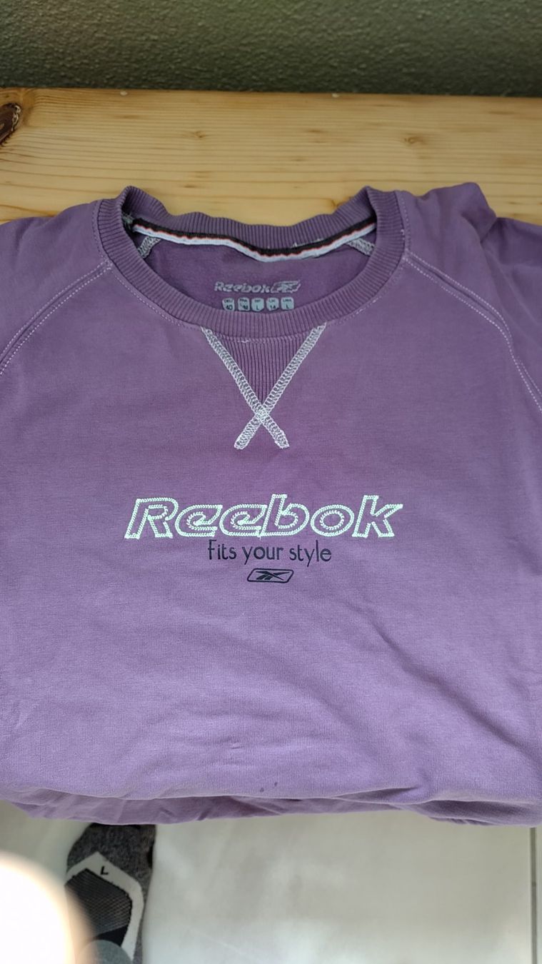Pulls & Sweat-shirts: Reebook Pullover Grösse 40 – D'occasion à Stäfa par mic_b7td