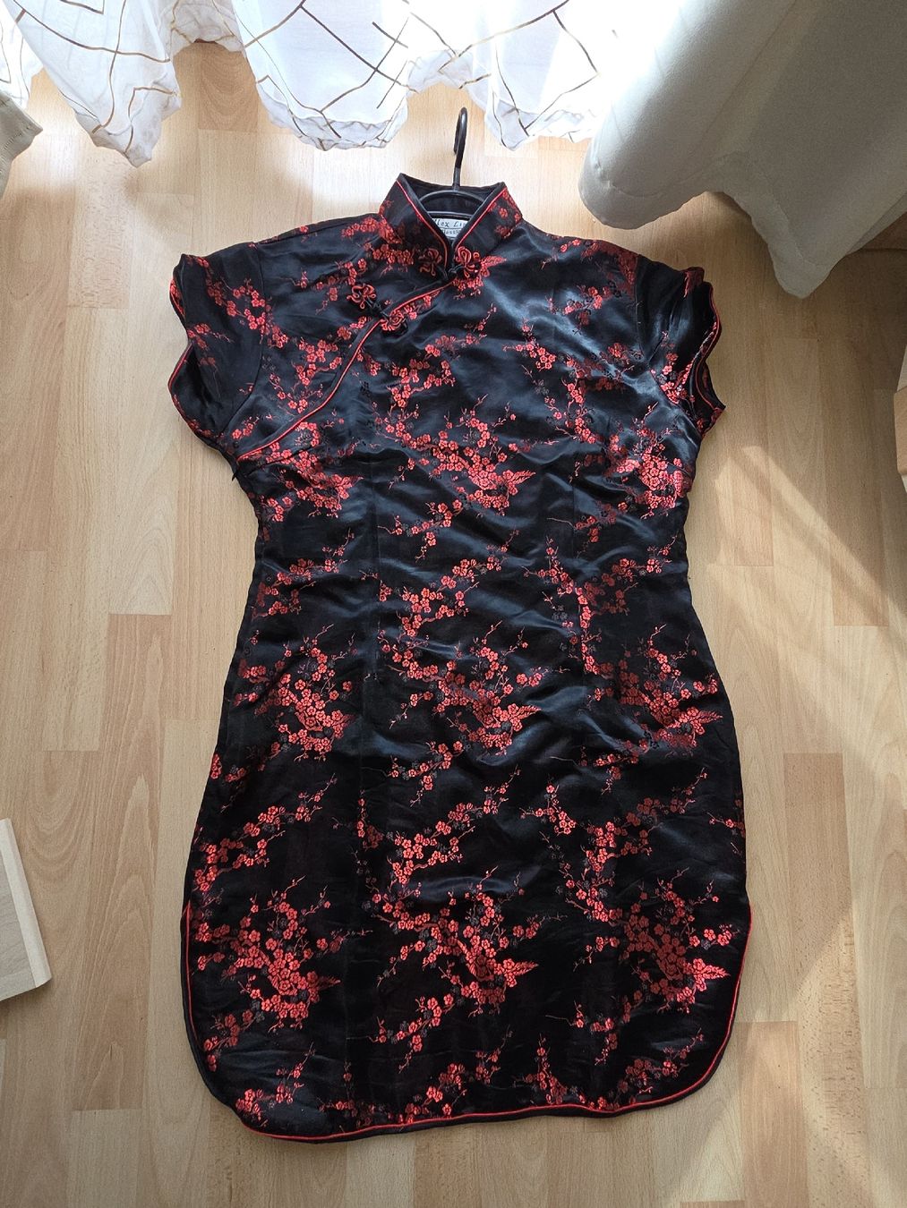 Kleider: Robe style asiatique, Gr. M – Gebraucht aus Courtelary von Chauvesouris