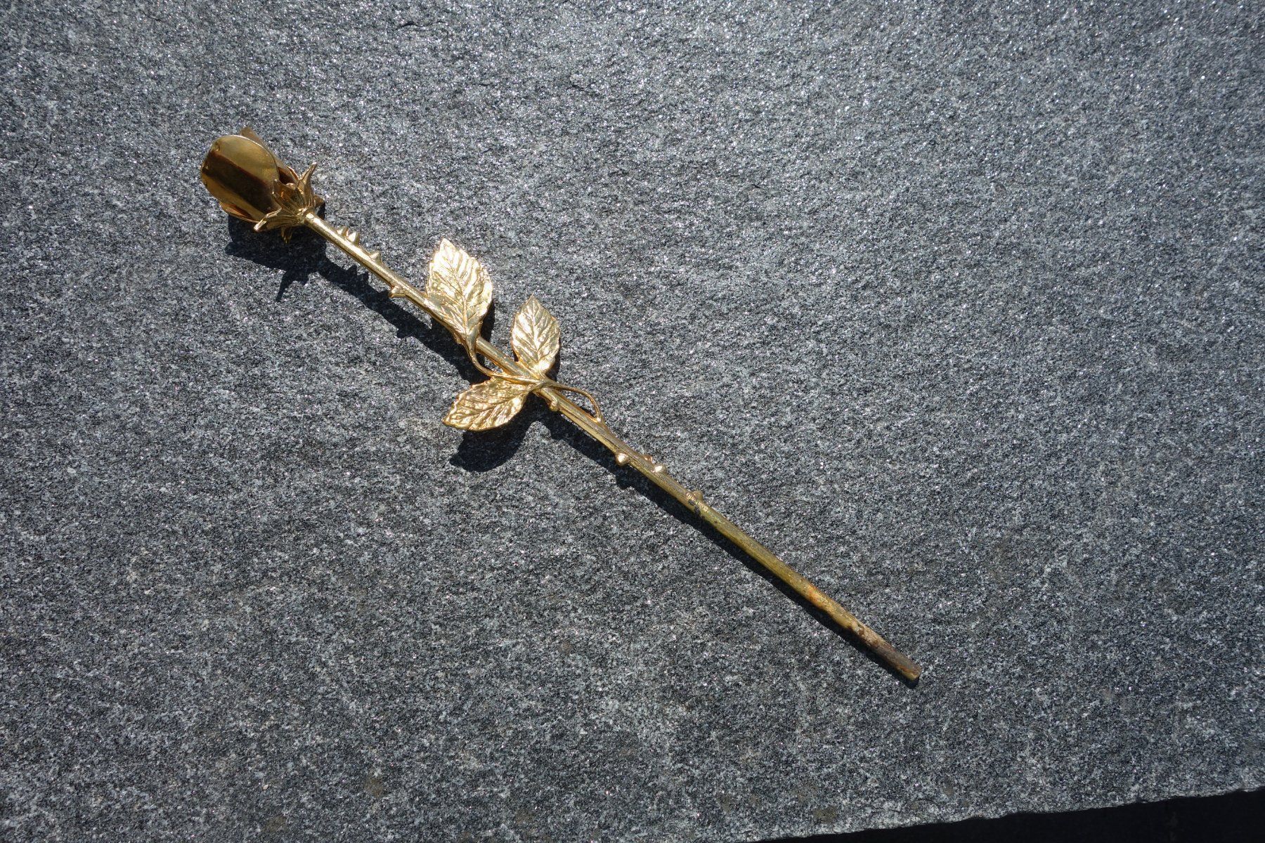 Altri gioielli: Rose "goldfarben" Zinn – Usato da Weggis venduto da Giorgio3005