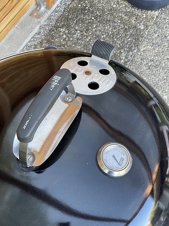 Weber Grills: Weber Master-Touch 57 cm inkl. Pizzaofen-Aufsatz – Gebraucht aus Wisen SO von ni_peltier 4