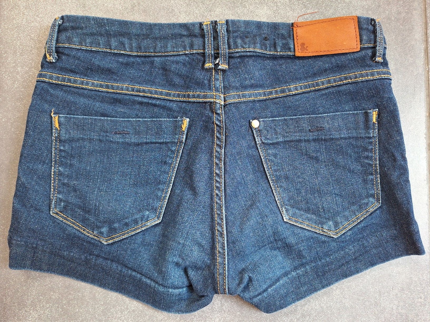 H&M Pantaloni: Shorts von H&M, Grösse 36 – Usato da St.Gallen venduto da dajo0809 1