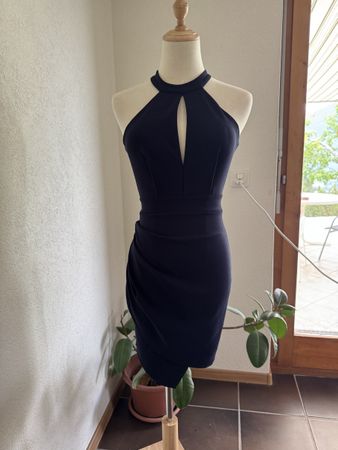 marineblaues Neckholderkleid Robe dos nu bleu marine