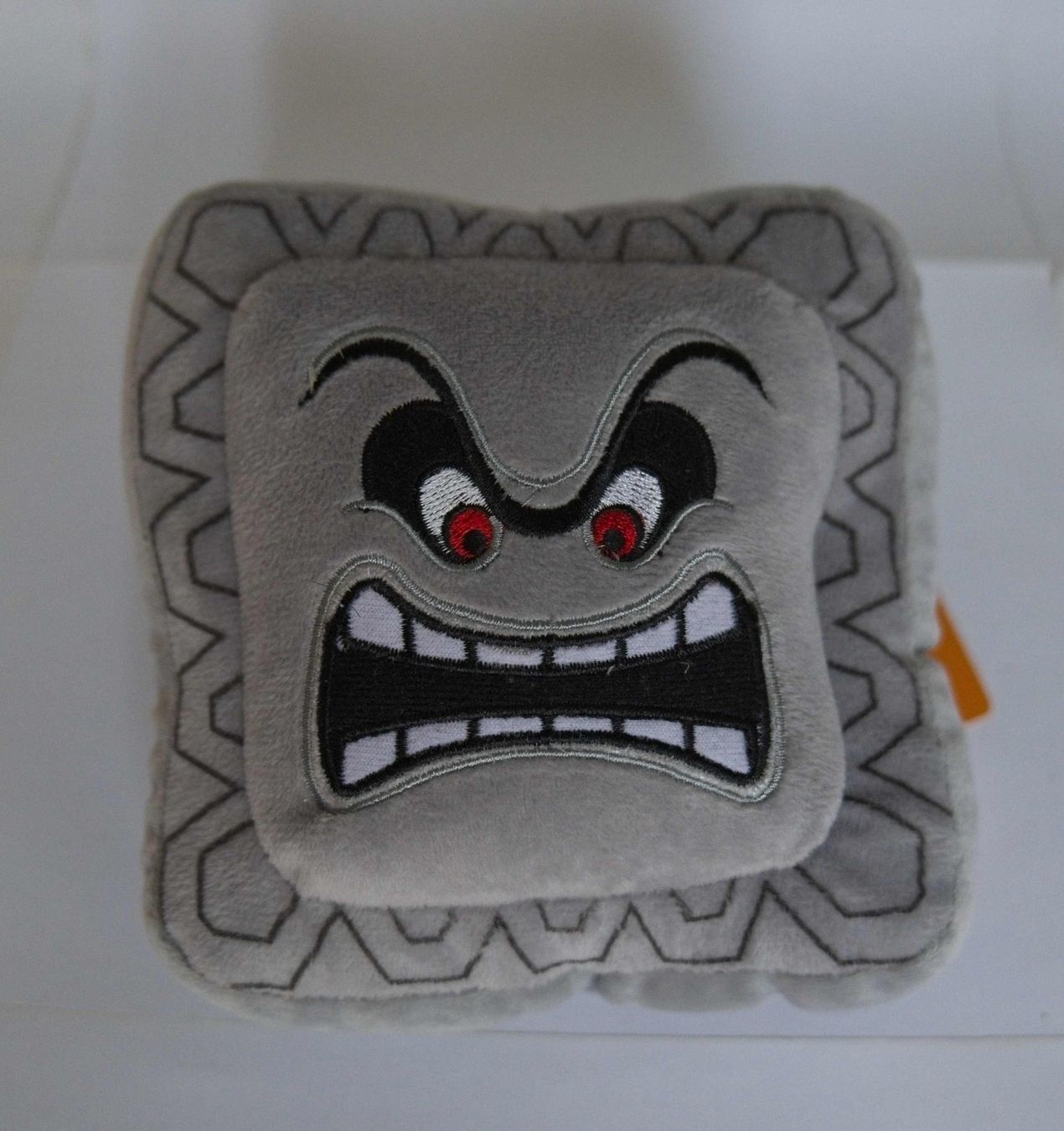 Giocattoli: Super Mario Plüschfigur - Thwomp / Thwimp - Plüschtier - MER – Nuovo (secondo la descrizione) da Zürich venduto da Mephisto87