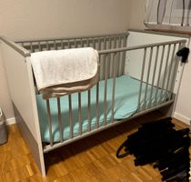 Wickeltisch und Babybett zu verkaufen