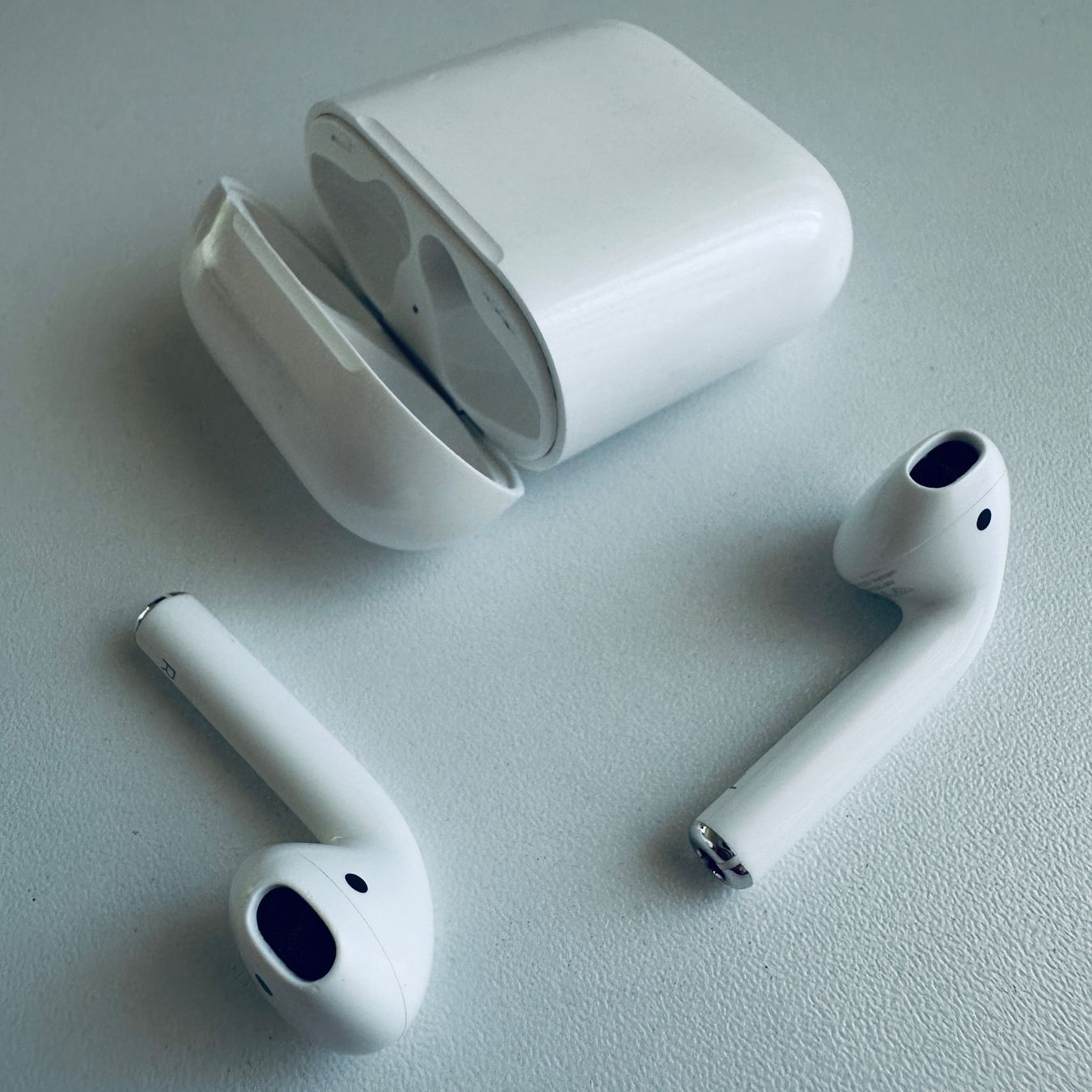 Apple Cuffie: Original Apple AirPods 2 Kopfhörer Wireless Lightning Kabel – Usato da Basel venduto da MY.AIRPODS.SHOP 4