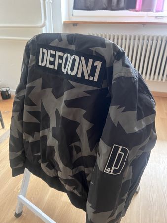 Defqon 1 & 100% hardcode merchandise 