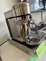 Nespresso Kaffeemaschine Vertuo Plus silber neuwertig