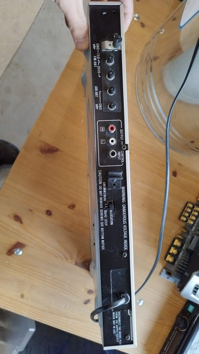Technics Radio: TECHNICS QUARTZ SYNTHESIZER . ST-Z45L STEREO TUNER – Usato da Wallenwil venduto da Franc.Widmer 4