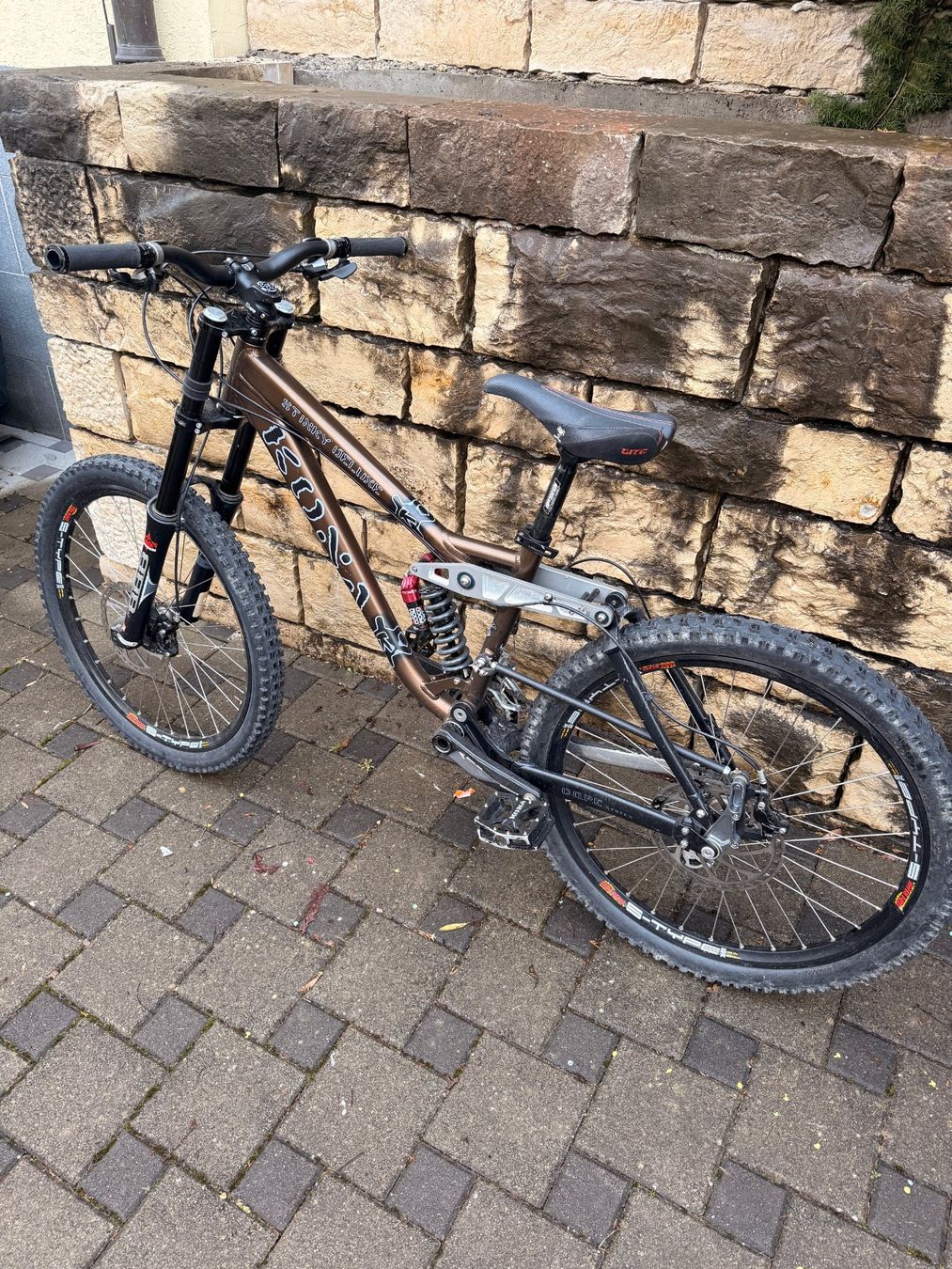 Biciclette: Kona Stinky Deluxe Downhill – Usato da Egg b. Zürich venduto da esc_p7vw 1