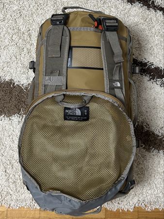 North Face duffel G S