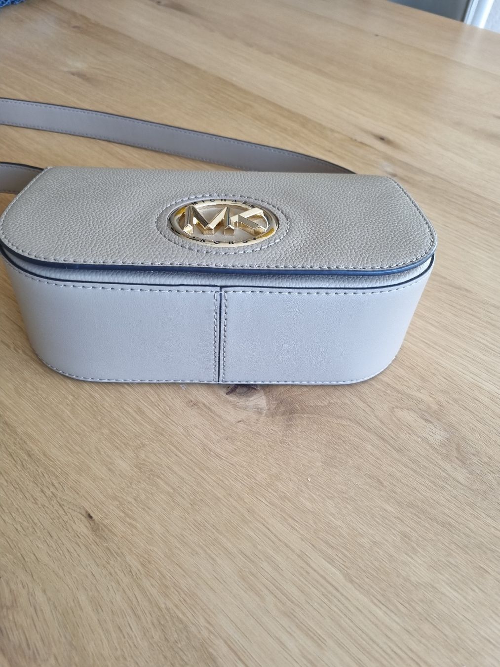 Michael Kors Borse da donna: Michael Kors Handtasche Damen, Beige – Usato da Thun venduto da Vesna27 2