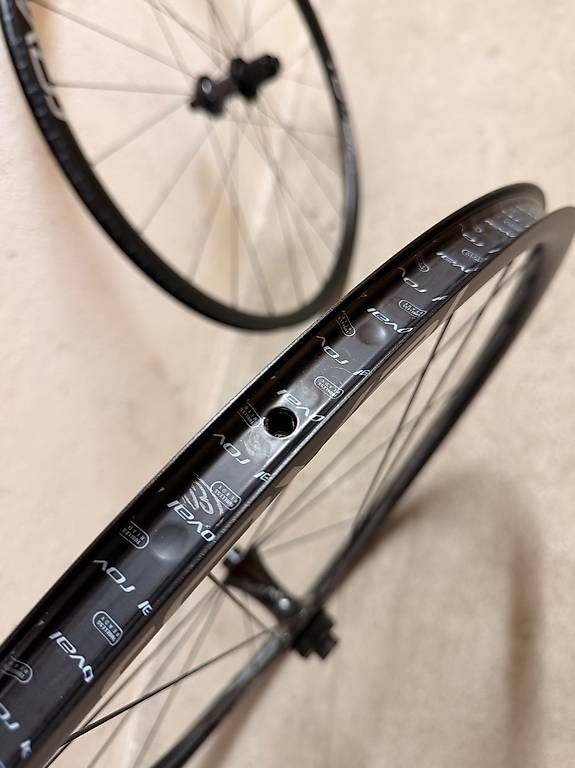 Pezzi di ricambio: Specialized Roval SLX24 Disc - Laufradsatz Black 700cc – Usato da Zürich venduto da yuji808 3