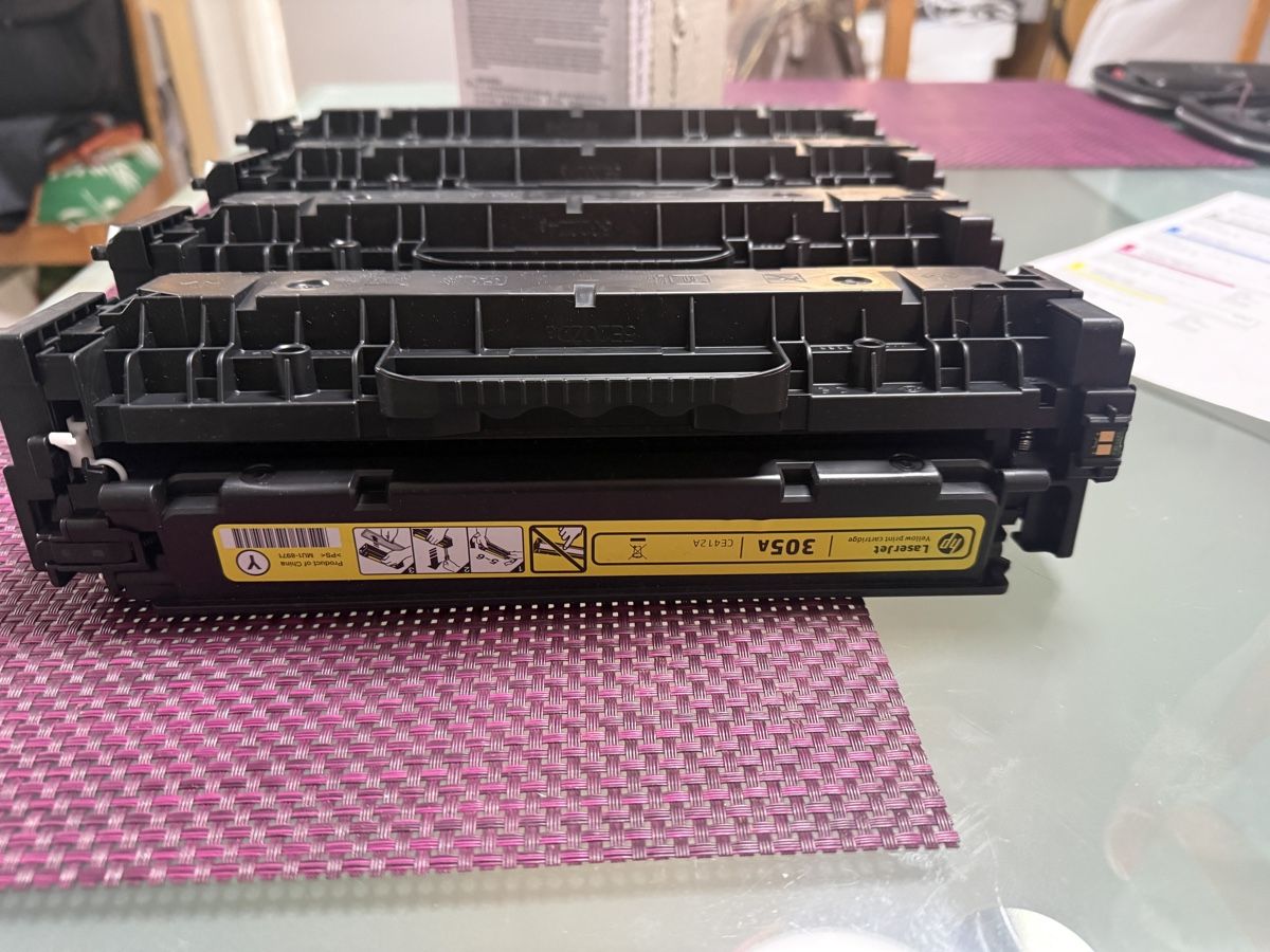 Hewlett Packard Cartucce per stampanti & toner: HP 305A/305X Tonerkartuschen Set – Usato da St. Margarethen TG venduto da Rahasler