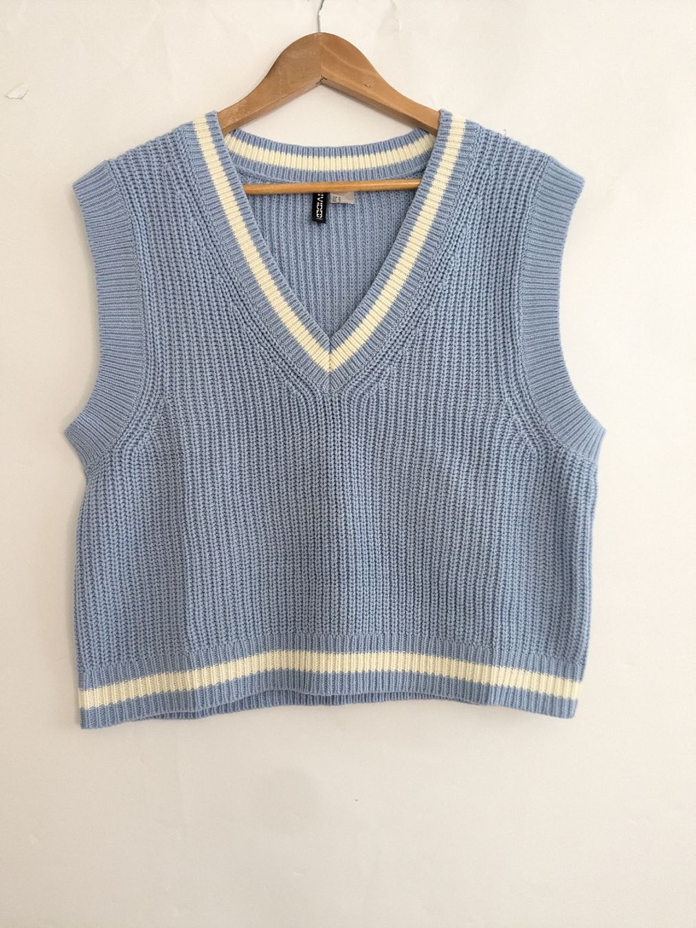 Gilet & Giacche senza maniche: H&M Strickweste / Pullunder, Grösse M, hellblau – Usato da Rorschach venduto da olg_5qq2 1