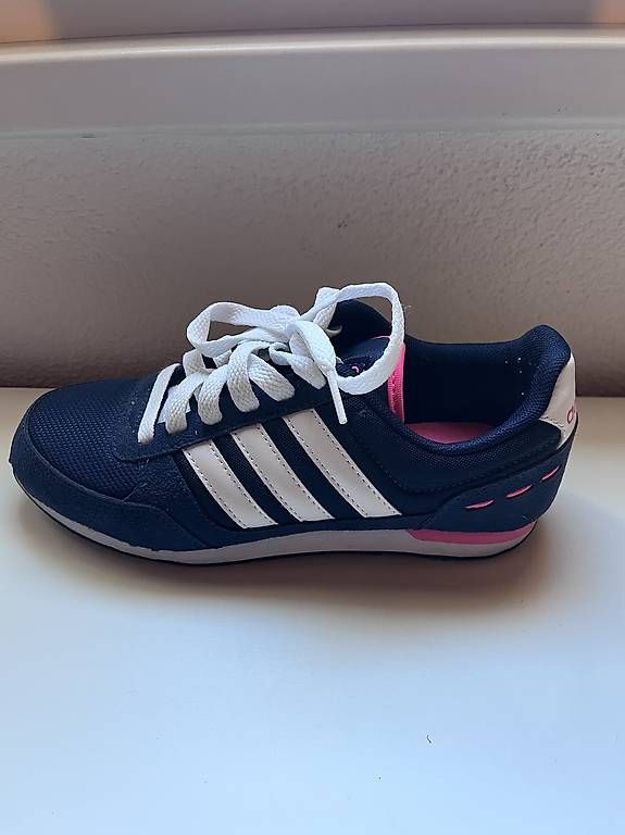 Adidas Scarpe da donna: Adidas nuove – Usato da Chiasso venduto da pao_8chd