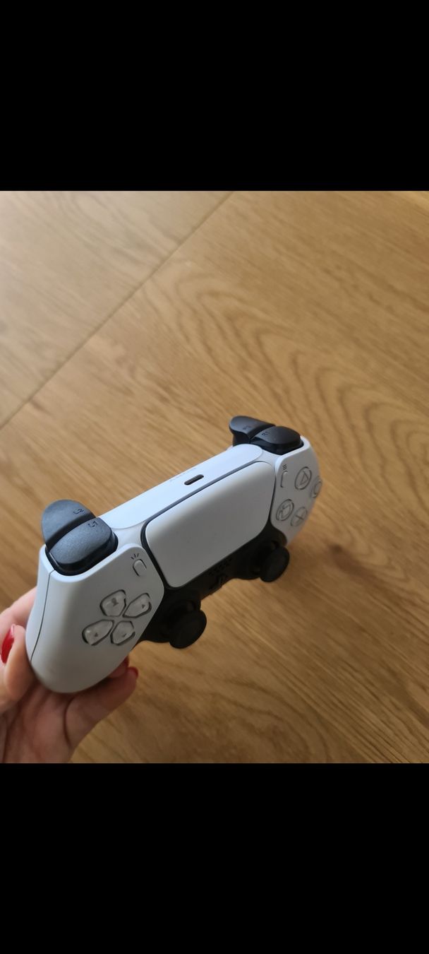 Sony Controller: Sony DualSense Controller weiss PS5 neuwertig  – Nuovo (secondo la descrizione) da Emmenbrücke venduto da gatasalvache 3