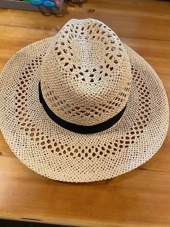 Hüte, Mützen & Caps: STROH HUT HELLBEIGE-UNISEX – Gebraucht aus Meienried von ManuelaBoutique
