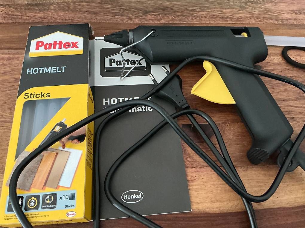 Tous les outils: Heissleimpistole – Neuf (Voir description) à Niedermuhlern par Mel_c