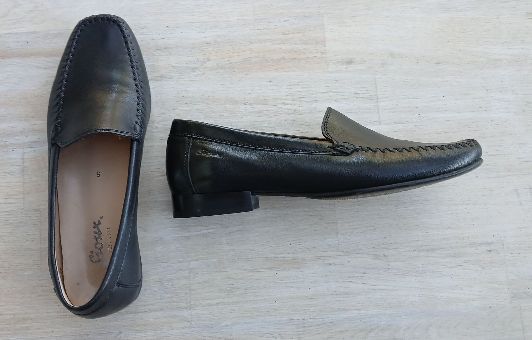 Damenschuhe: Sioux Slipper schwarz Grösse 5 – Gebraucht aus Winterthur von ste_6ggl
