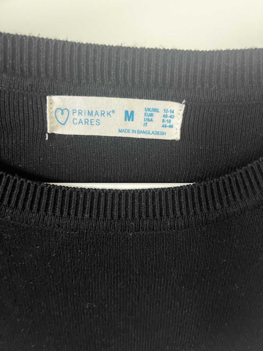 T-shirt: Schwarzes Basic feinstrick-Shirt, Grösse M – Nuovo (secondo la descrizione) da Zürich venduto da ljuki 1