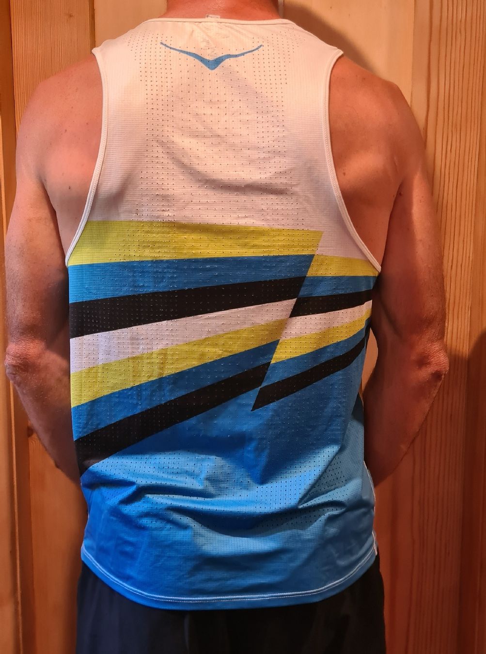 T-shirts: débardeur Hoka extra light, taille S – Neuf (Voir description) à Corbeyrier par hel_t5mq 1