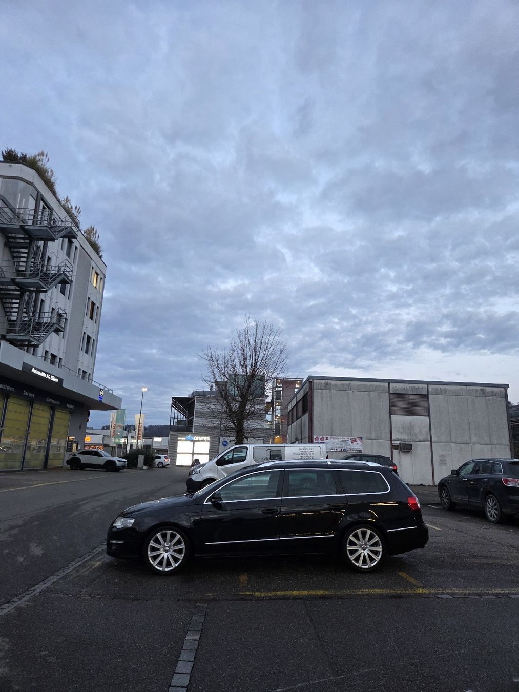 VW Automobili: VW Passat 2.0 TDI – Usato da Rümikon AG venduto da Leontin36 1