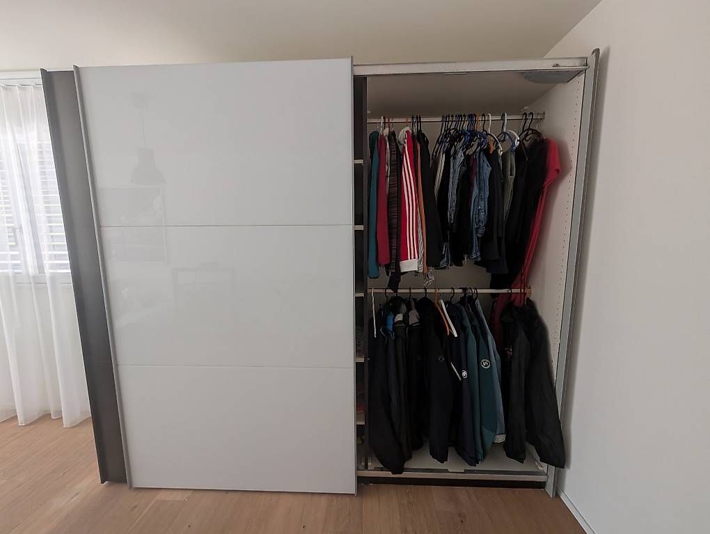 Pfister Armadi: Kleiderschrank – Usato da Schmerikon venduto da miri87altdorf 2