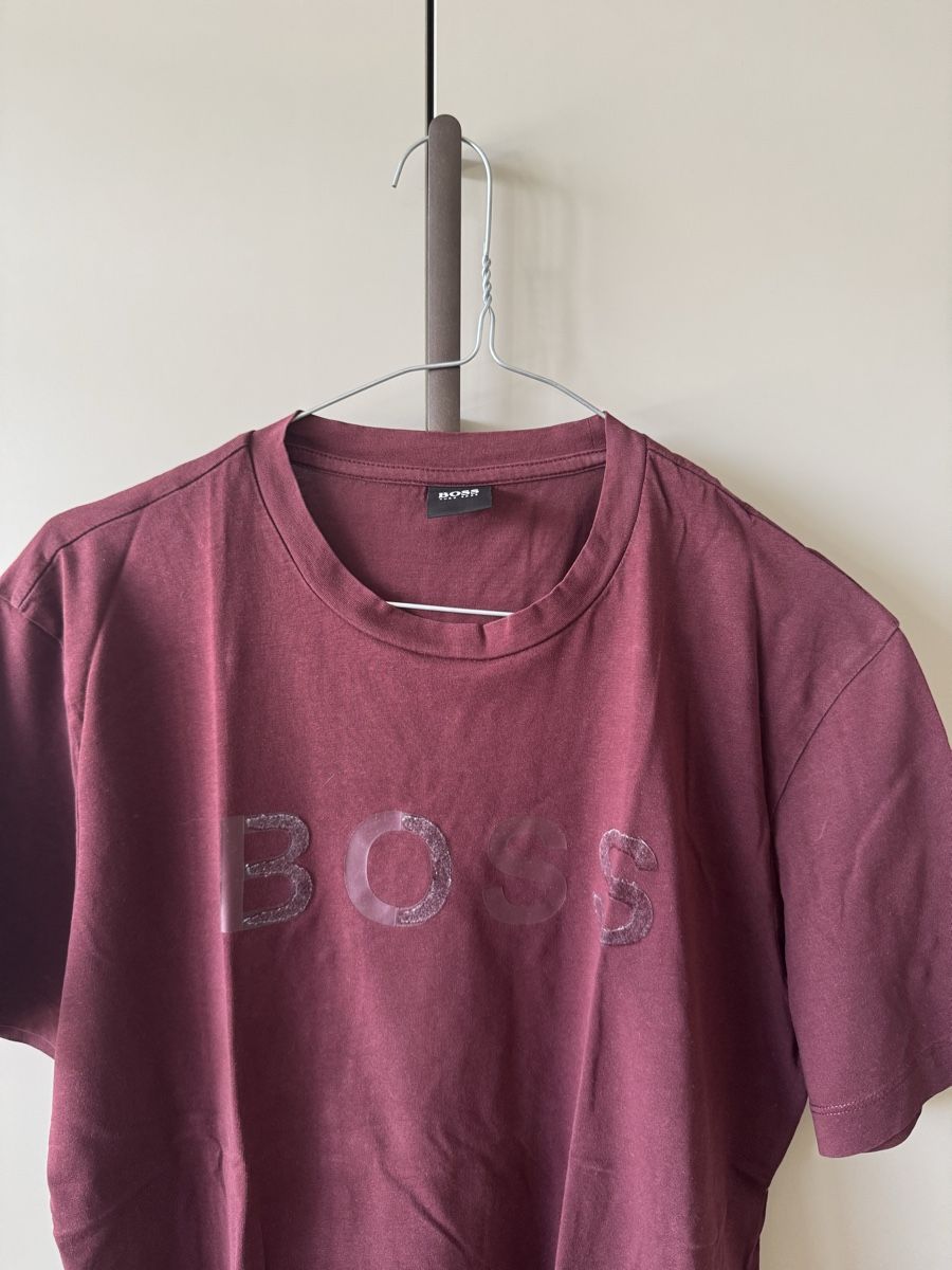 Hugo Boss T-Shirts: Boss T-shirt  – Gebraucht aus Châtel-St-Denis von Lou_Hock 1