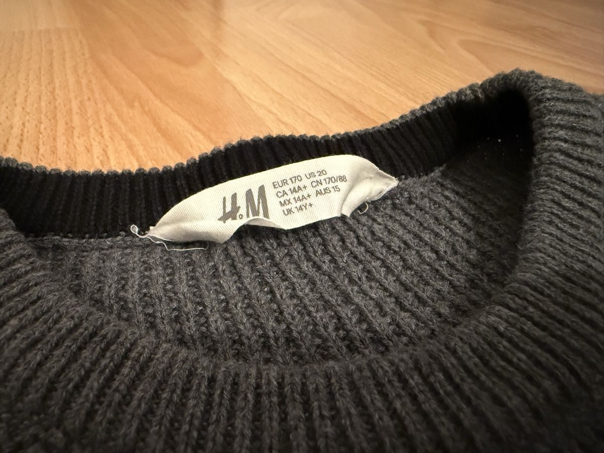 Lotti & Set di vestiti: Pullover Lot – Usato da Chur venduto da Tsambiko 5