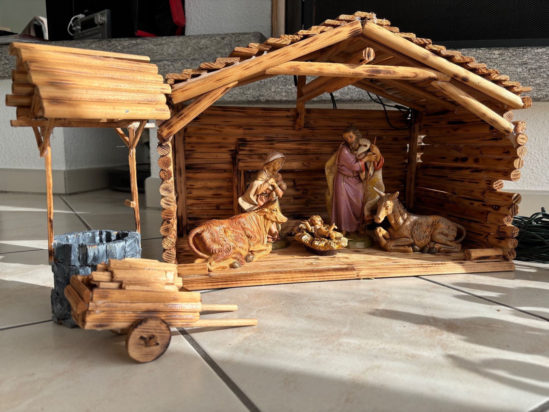 Tutte le decorazioni: Presepe con figure e capanna più accessori – Usato da Gordola venduto da ncr_2ggh 2