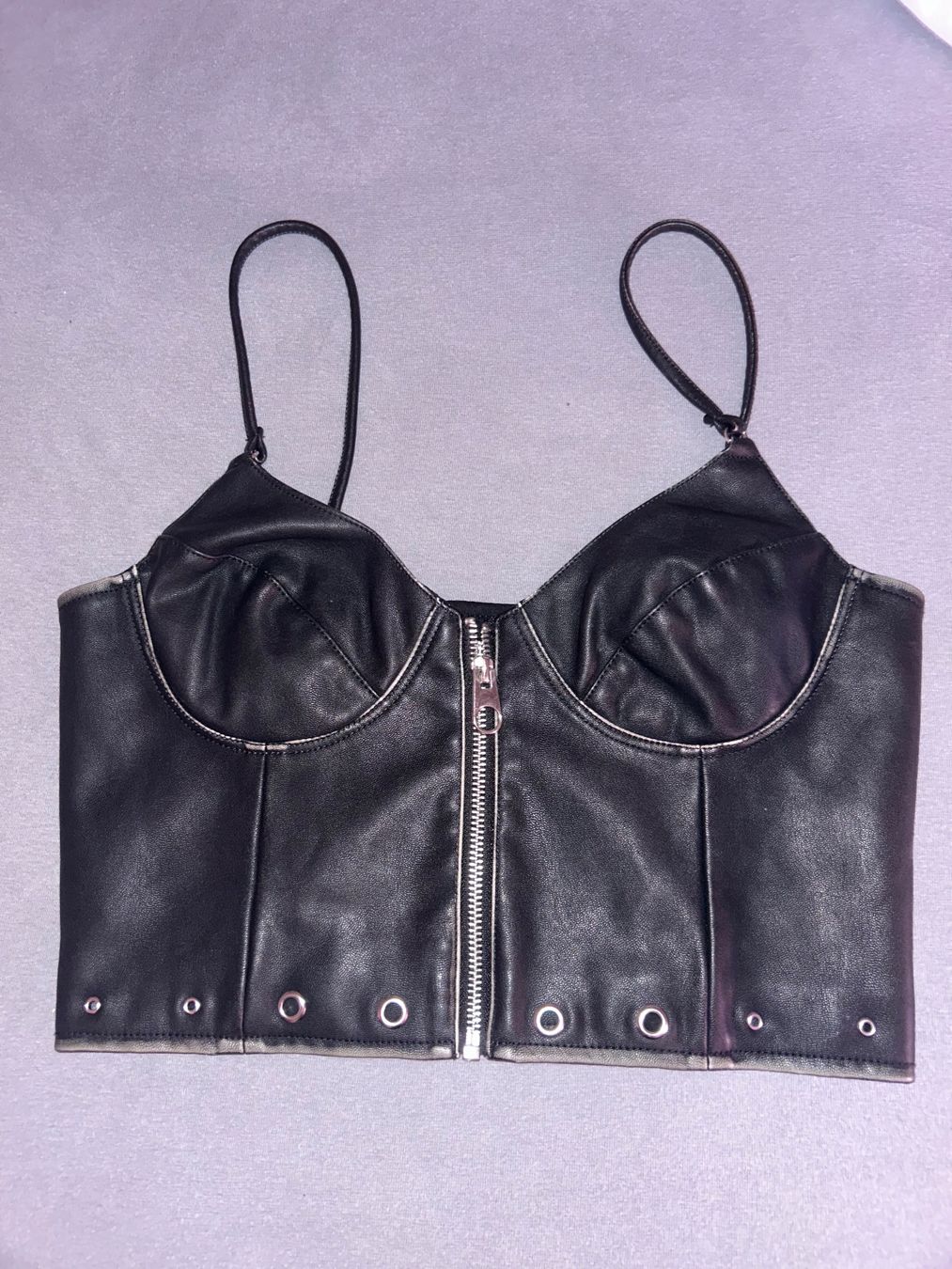 Top: Top en cuir noir avec fermeture éclair - Taille S/36/38 – Nuovo (secondo la descrizione) da Yverdon-les-Bains venduto da may_r5f7