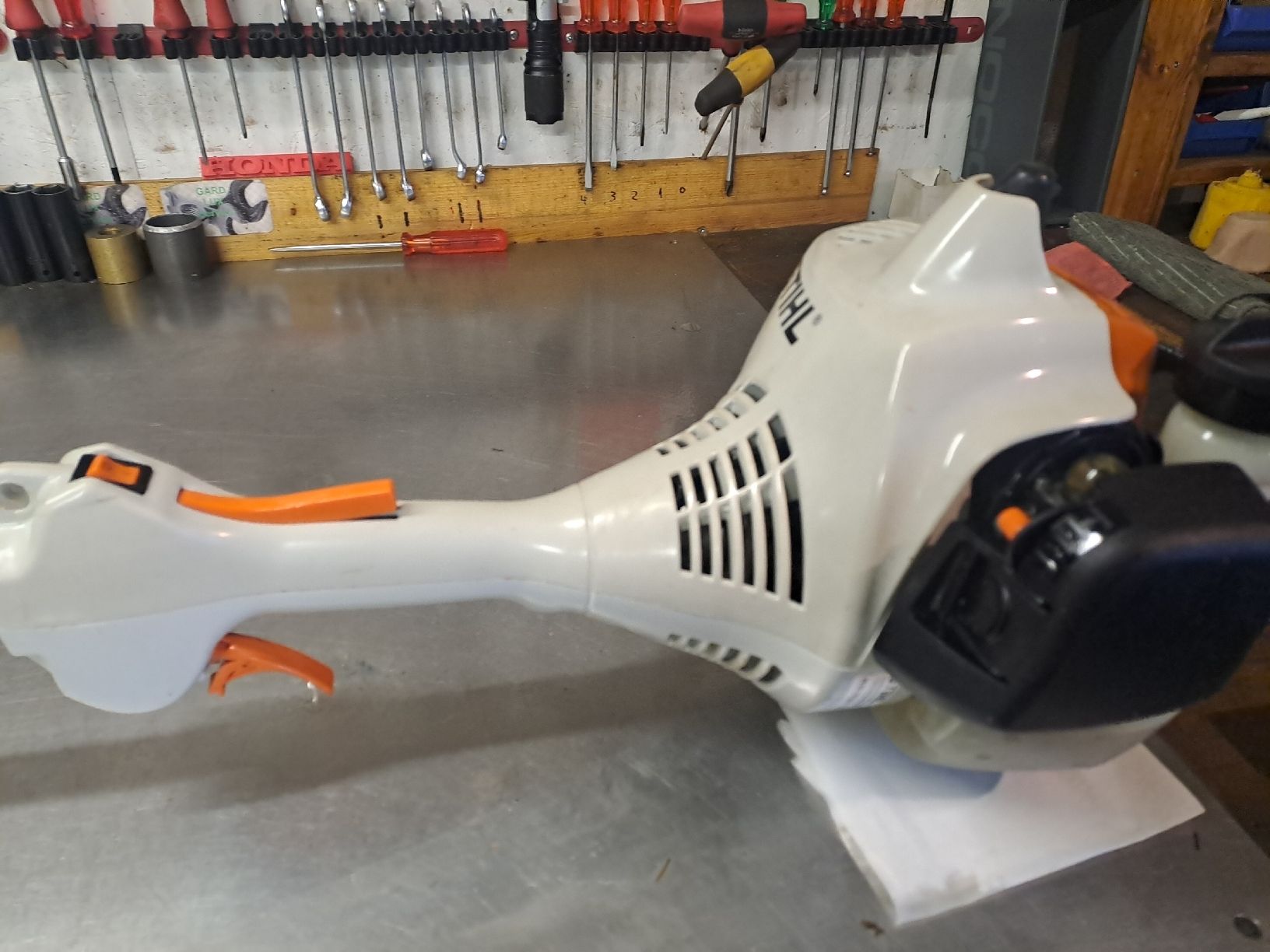 Stihl Rasenmäher: Stihl Rasenteimmer FS55R  – Gebraucht aus Bilten von Zschweiz 1