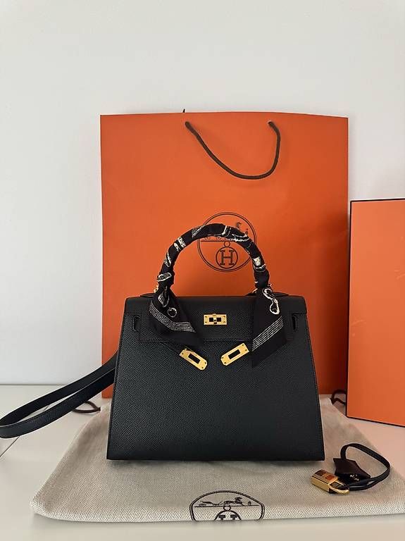 Borse da donna: Hermes Kelly 25 - noire – Nuovo e nell'imballaggio originale da Wallisellen venduto da van_7rhj 4
