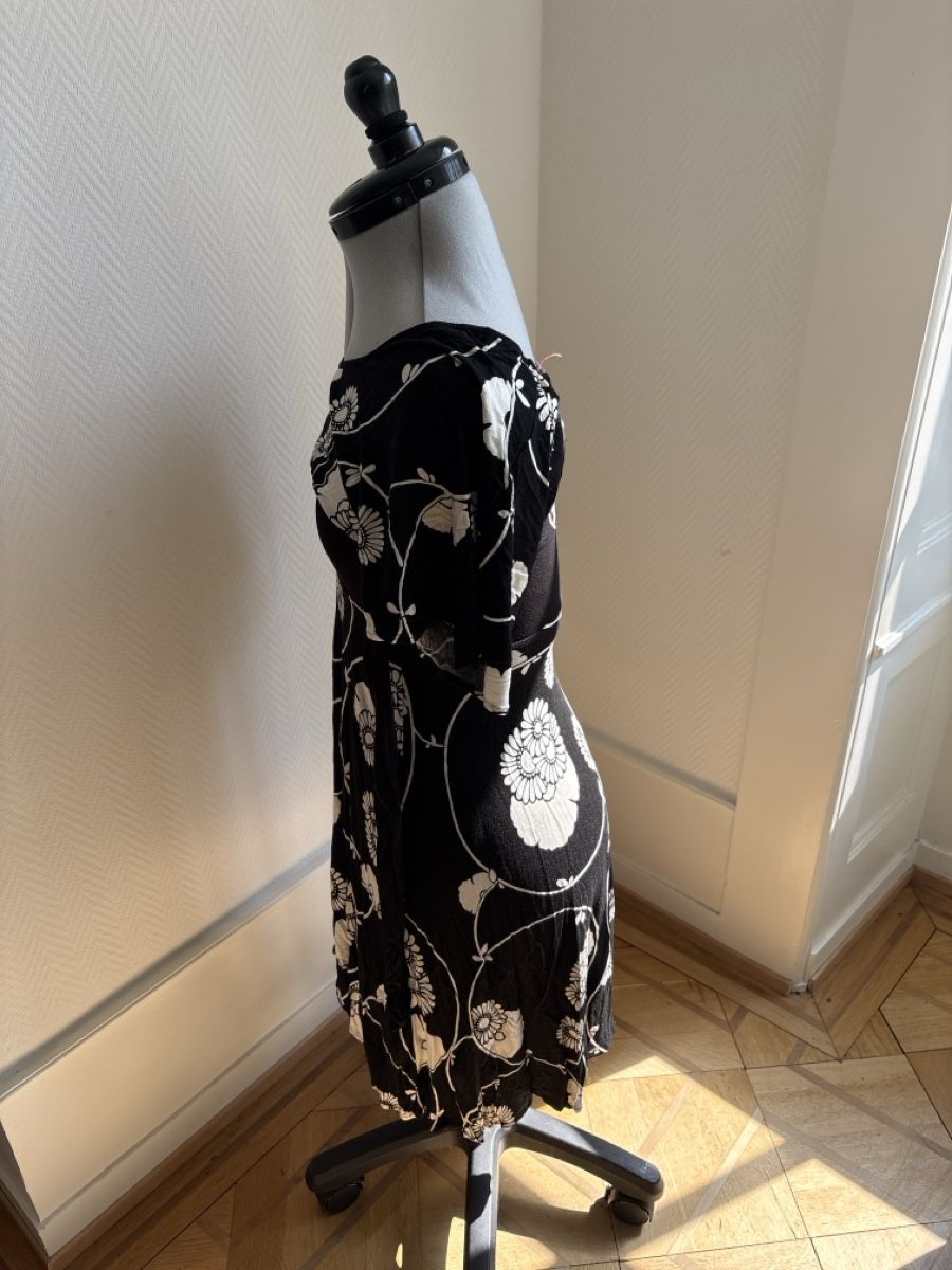 Vestiti: Robe courte floral noir blanc taille XS  – Usato da Genève venduto da fan_5n8s 5
