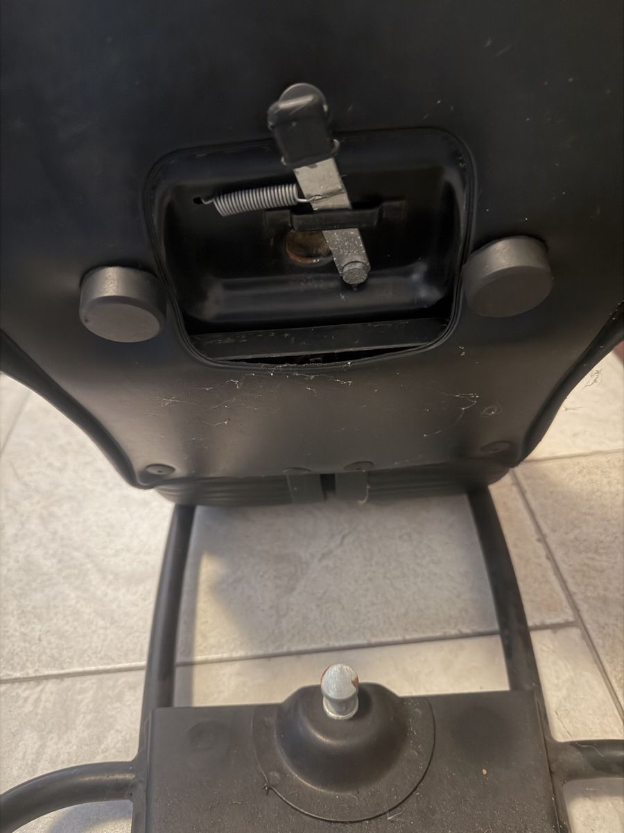 Vespa Tutti pezzi di ricambio per scooter: Vespa Sattel Speziell  – Usato da Trimbach venduto da ale5522 5