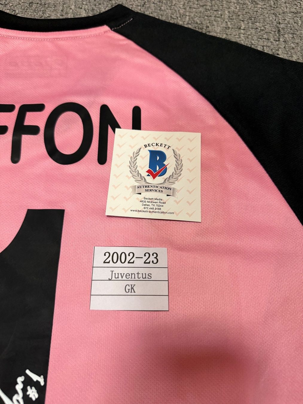 Maillots de corps & Pantalons: Gianluigi Buffon Shirt - Signed - Authenticated by Beckett – D'occasion à Chiggiogna par TheLegend88 2