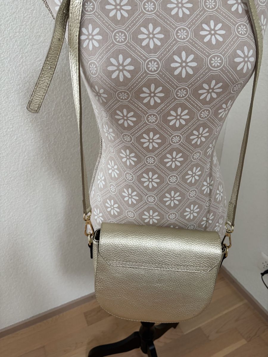 Borse da donna: Goldene Ledertasche – Nuovo (secondo la descrizione) da Bonstetten venduto da Moma10 2