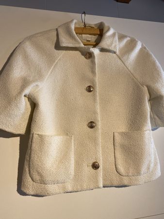 Cropped jacket tweeted style with gold buttons